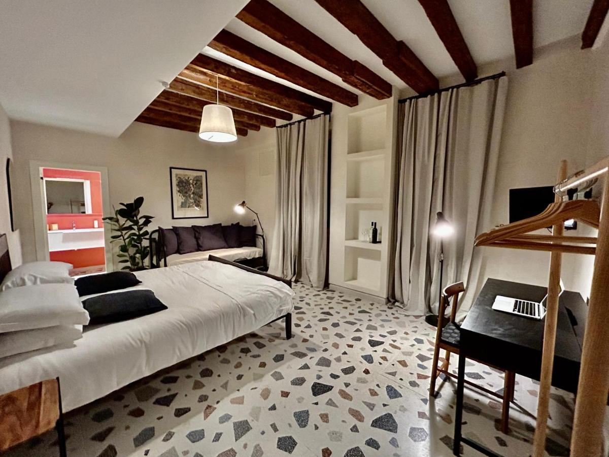 Farini Suites Wi-Fi Venetië Buitenkant foto