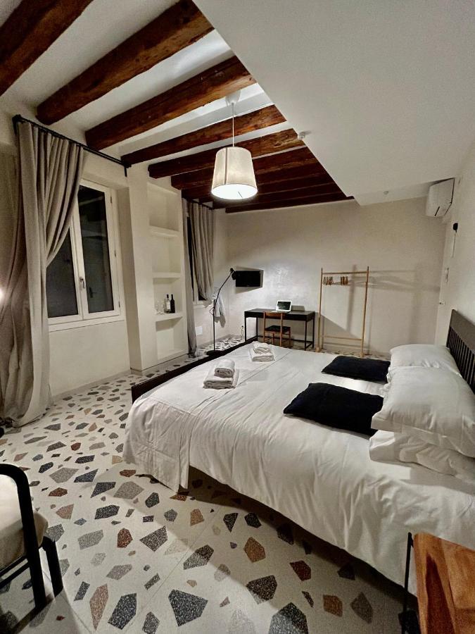 Farini Suites Wi-Fi Venetië Buitenkant foto