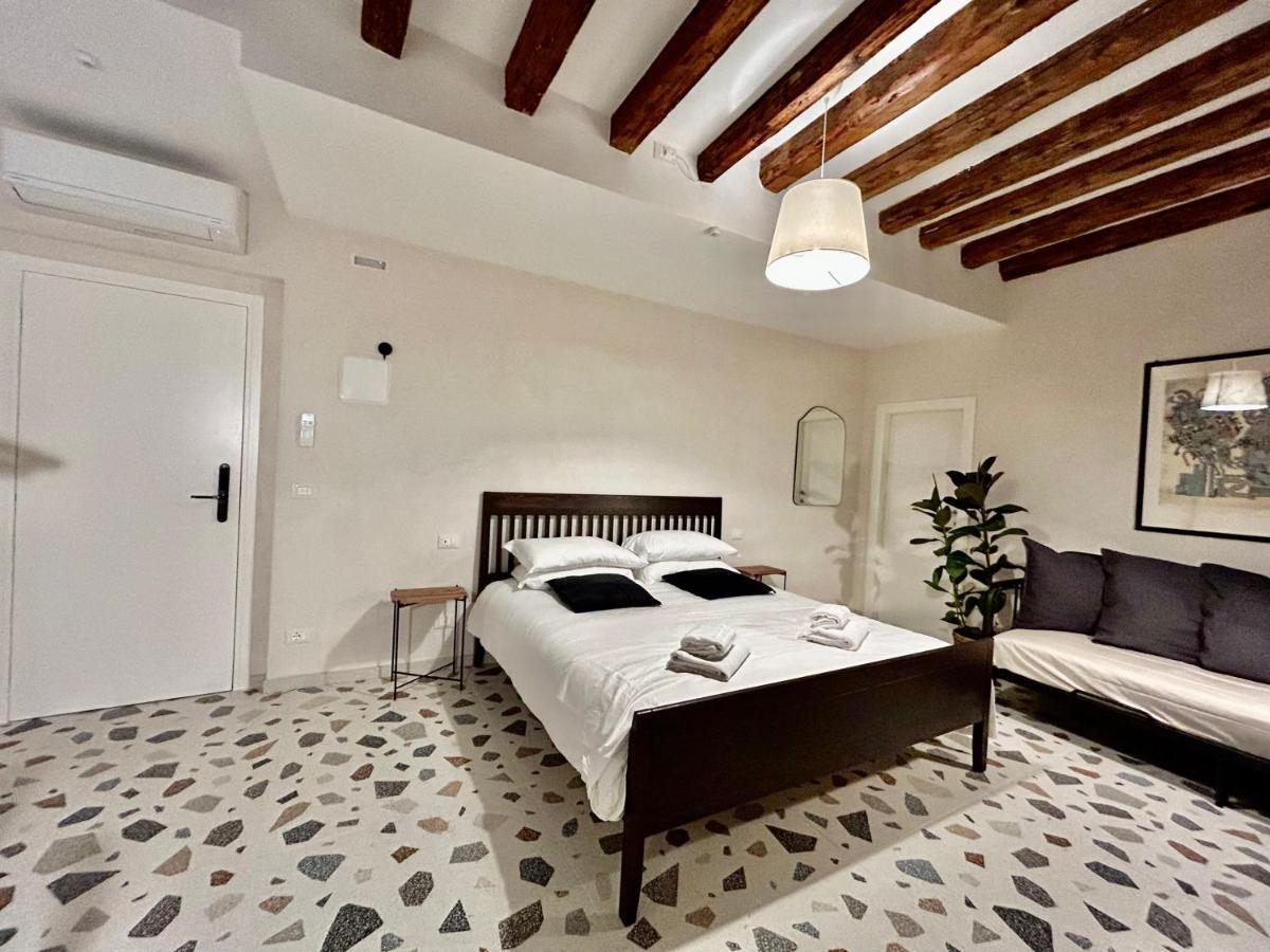 Farini Suites Wi-Fi Venetië Buitenkant foto