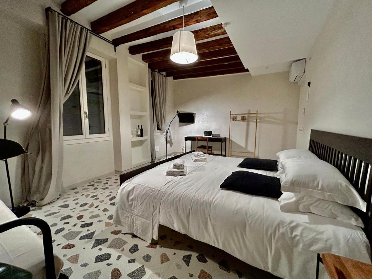 Farini Suites Wi-Fi Venetië Buitenkant foto