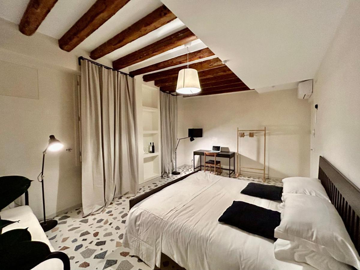 Farini Suites Wi-Fi Venetië Buitenkant foto