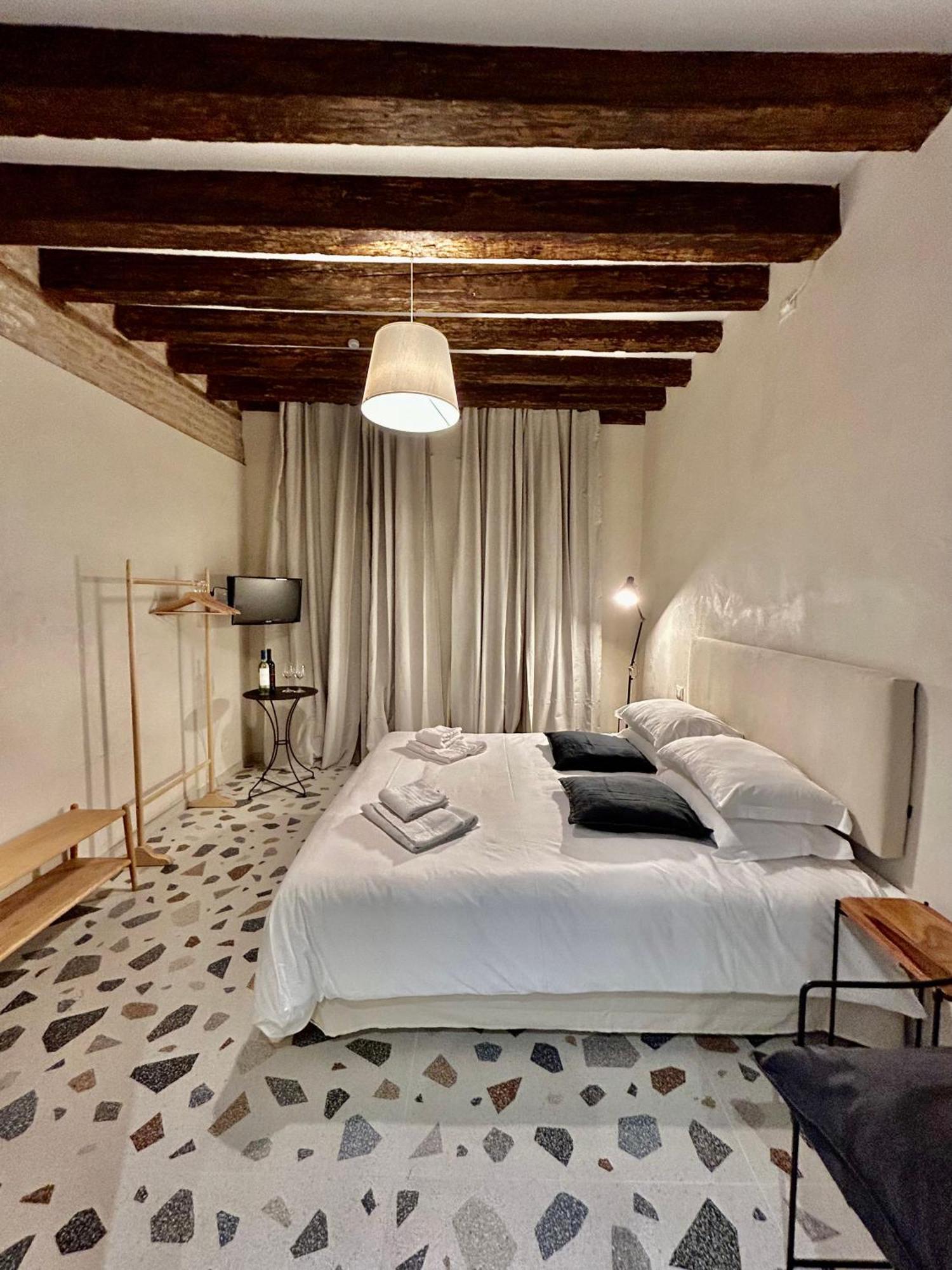 Farini Suites Wi-Fi Venetië Buitenkant foto